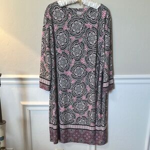 Elegant Pink and Black Patterned Dress